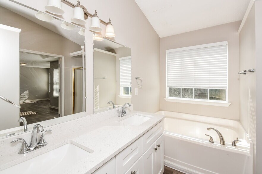 Building Photo - 5502 Somer Ridge Ct
