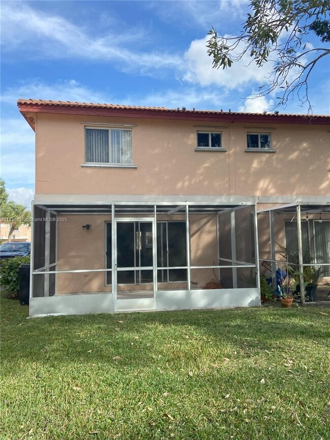 Building Photo - 762 NW 208th Terrace