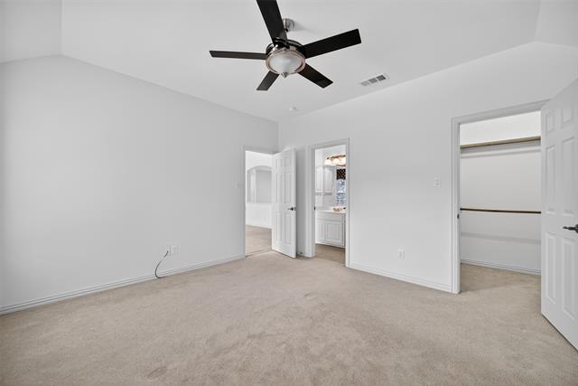 Building Photo - 404 Creekside Dr