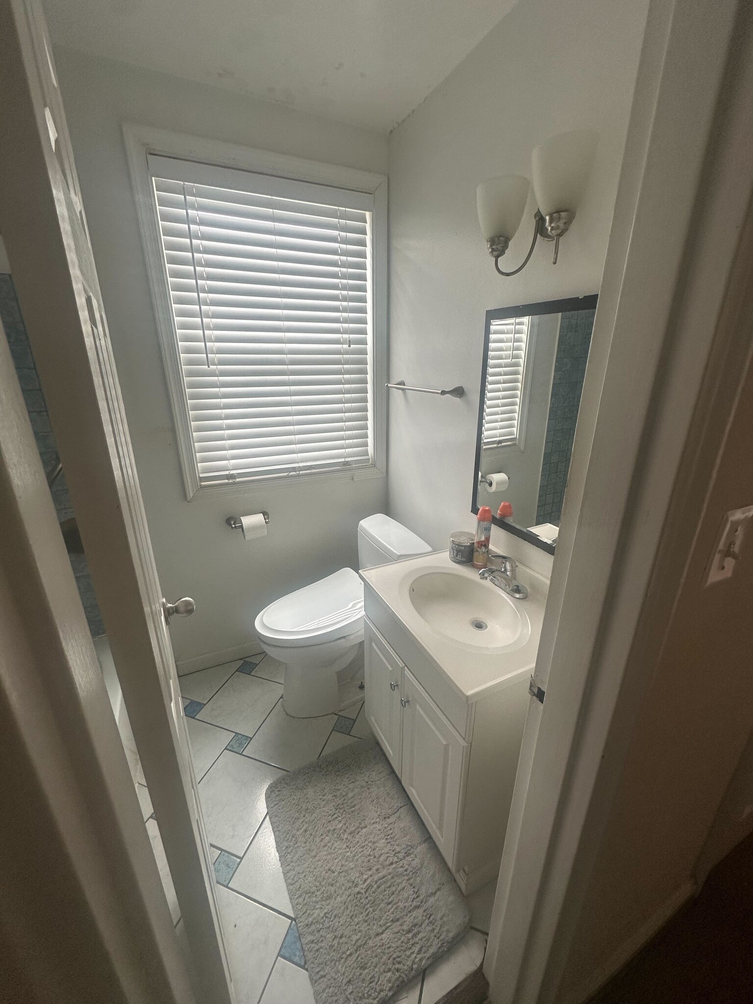 Building Photo - 2301 Iverson St