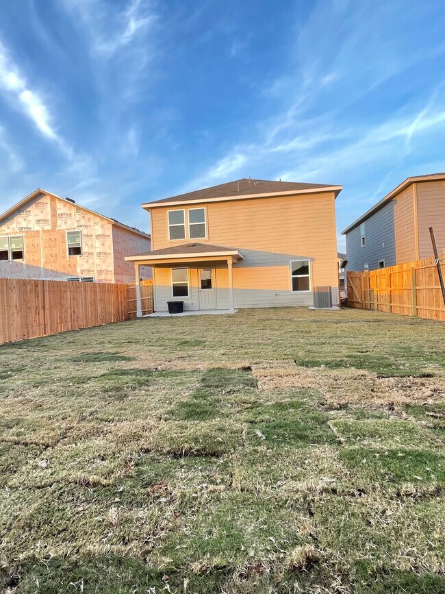Building Photo - 6035 Bluestem Way