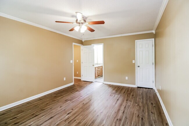 Building Photo - 4108 Sunbury Dr