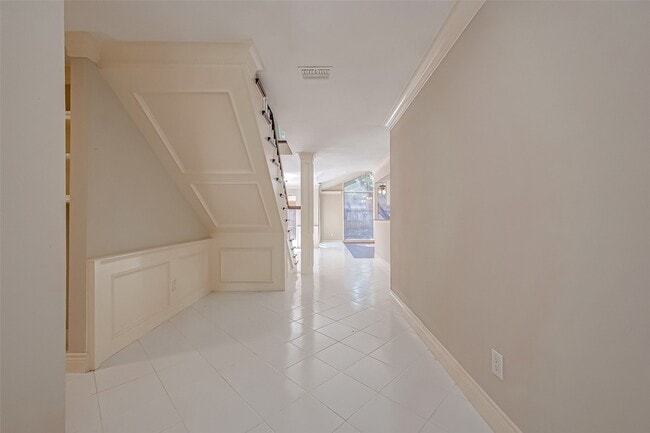 Building Photo - 365 Champions Colony III St