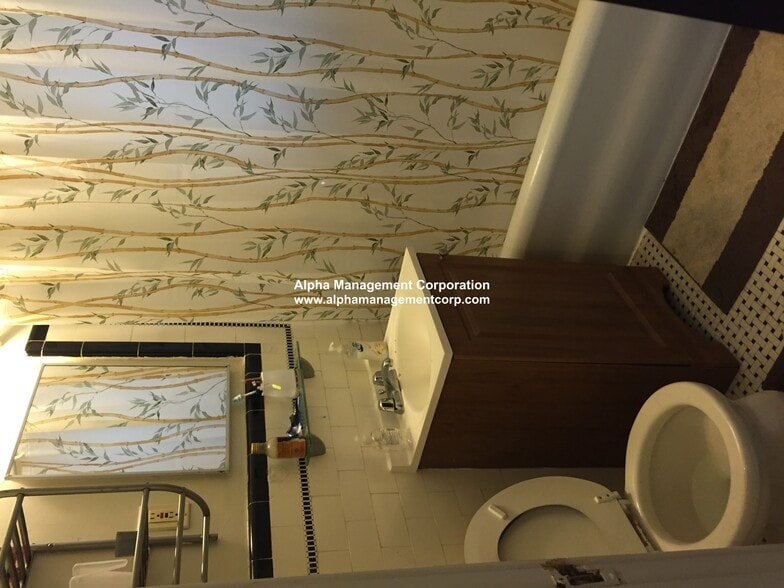 Building Photo - 349 Pleasant St