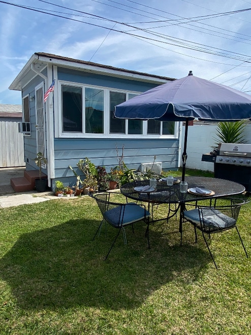 Building Photo - 8735 1/2 Harvard Blvd