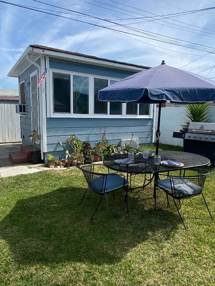 Primary Photo - 8735 1/2 Harvard Blvd