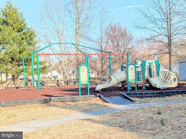 Building Photo - 29345 Greenfield Ave