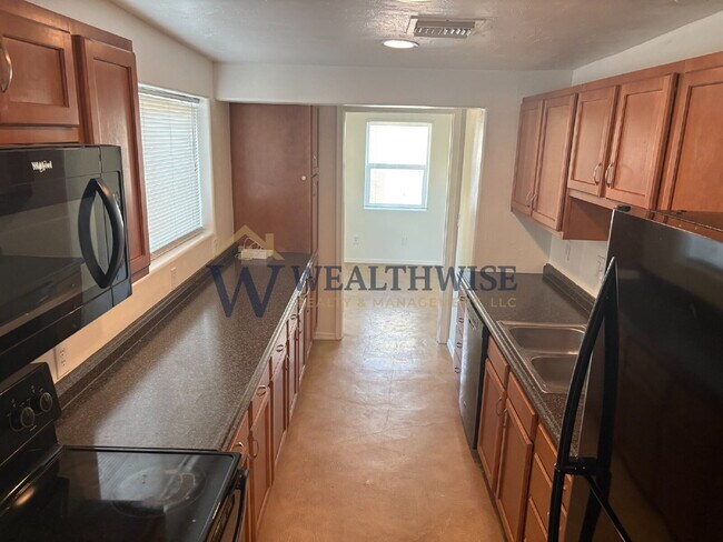 Building Photo - Freshly Remodeled 4 Bedroom 2 Bath Home for Rent 216 E Waverly St, Tucson, AZ 85705 $2400/ Month