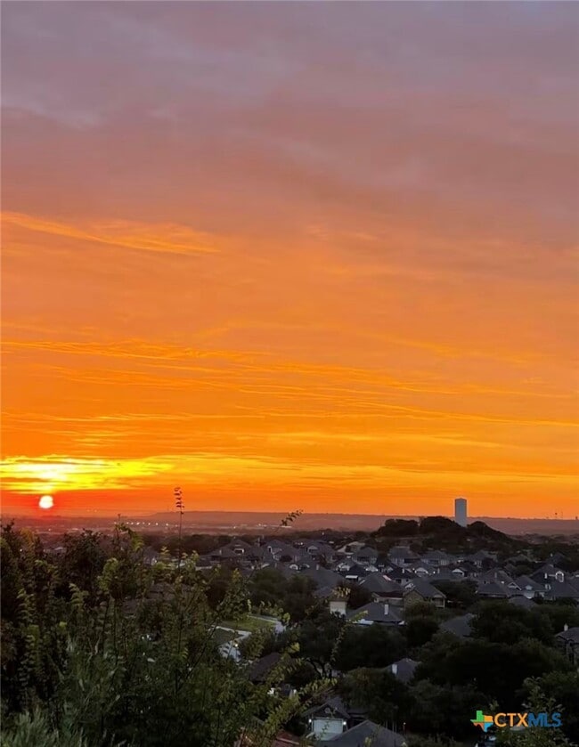 Building Photo - 1915 Sutton Pl