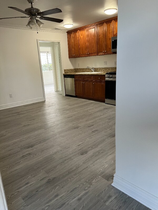 Building Photo - 6107 Romaine