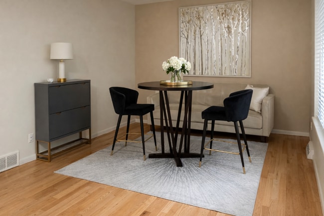 Building Photo - 1458 S Oneida St