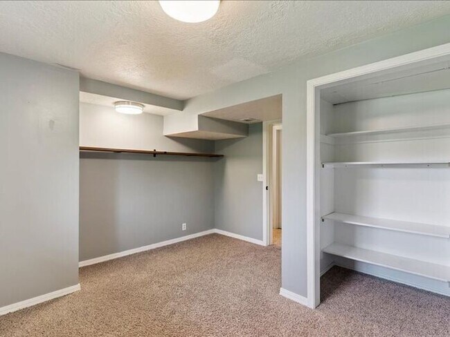 Building Photo - North Salt Lake Amazing 6 bed 3.5 bath family home