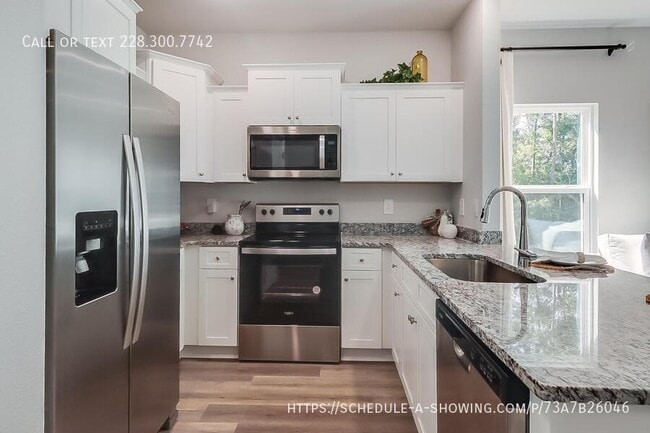 Building Photo - 12281 Sinclair Dr