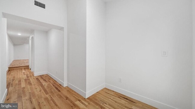 Building Photo - 512 S 4th St