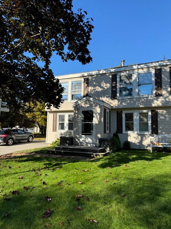 Primary Photo - 10 Windorf Cir