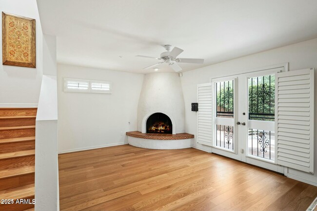 Building Photo - 8526 E Vista Del Lago