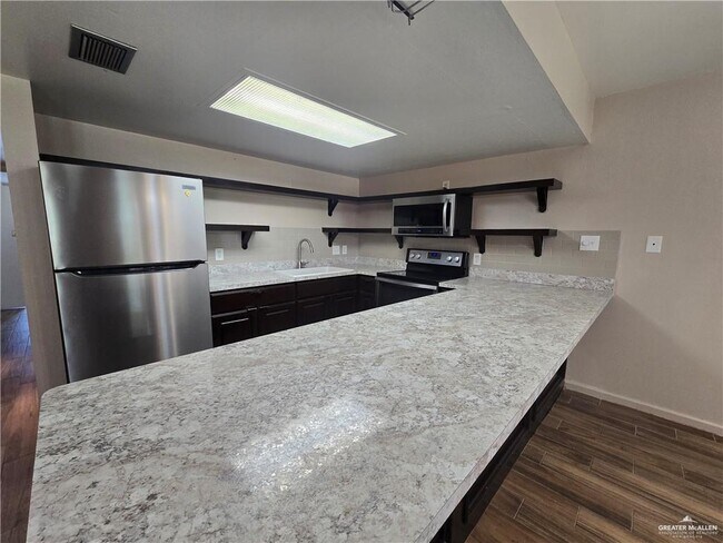 Building Photo - 33 Highland Park Ave