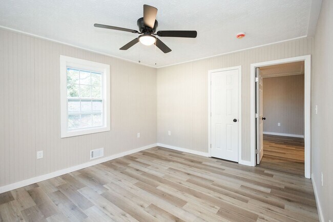 Building Photo - Updated 3BR/2BA Home – $500 OFF 1st Month!