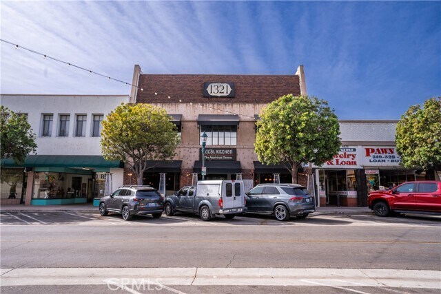 Building Photo - 1321 Sartori Ave