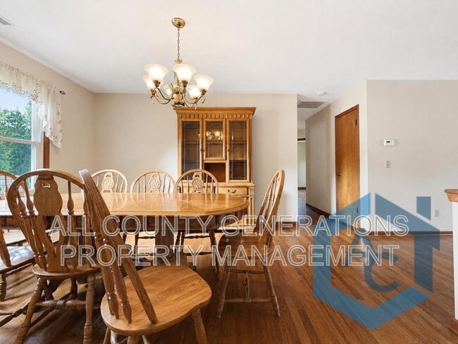 Building Photo - 2281 Weymouth Rd