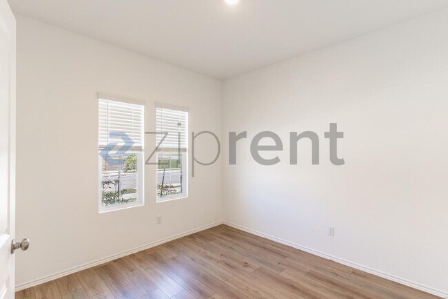 Building Photo - 500 Arnage Dr