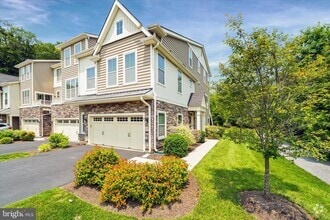 Building Photo - 10 Chasmere Dr