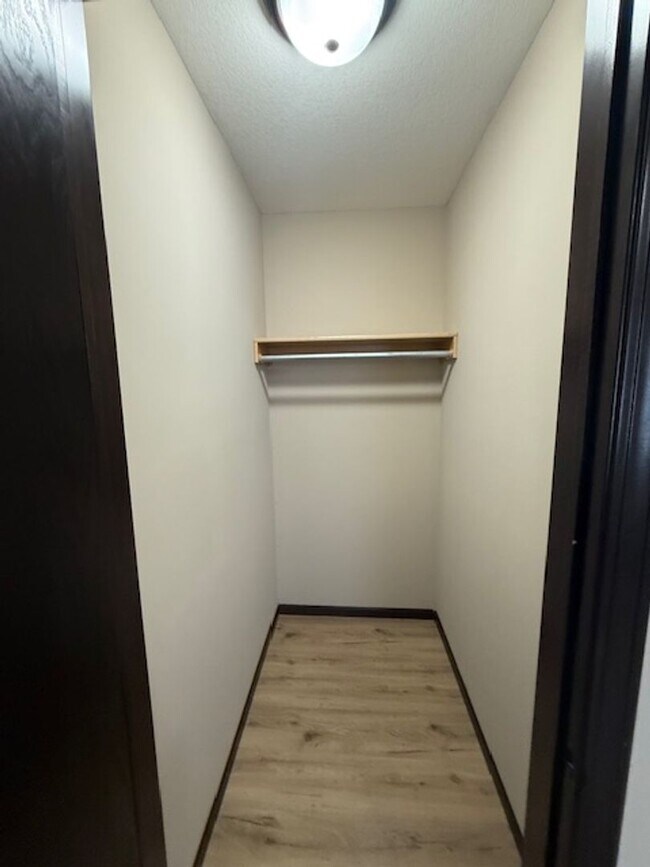 Building Photo - Luxury Townhomes