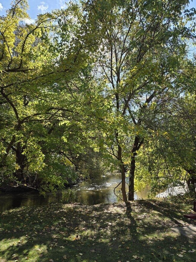 Building Photo - 46589 Huling St