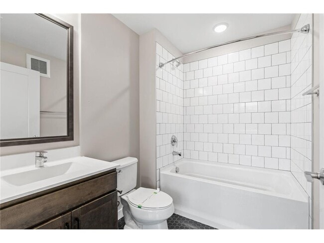 Building Photo - 120 Hennepin Ave