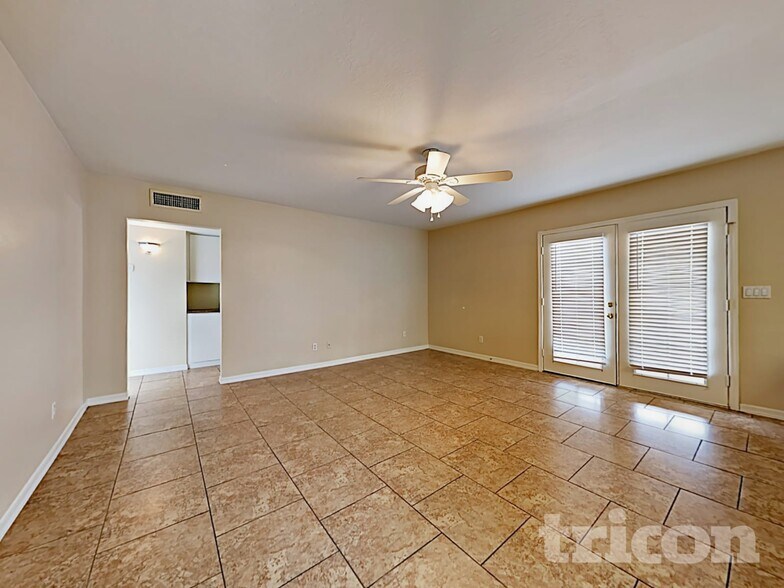 Building Photo - 1113 W Runion Dr