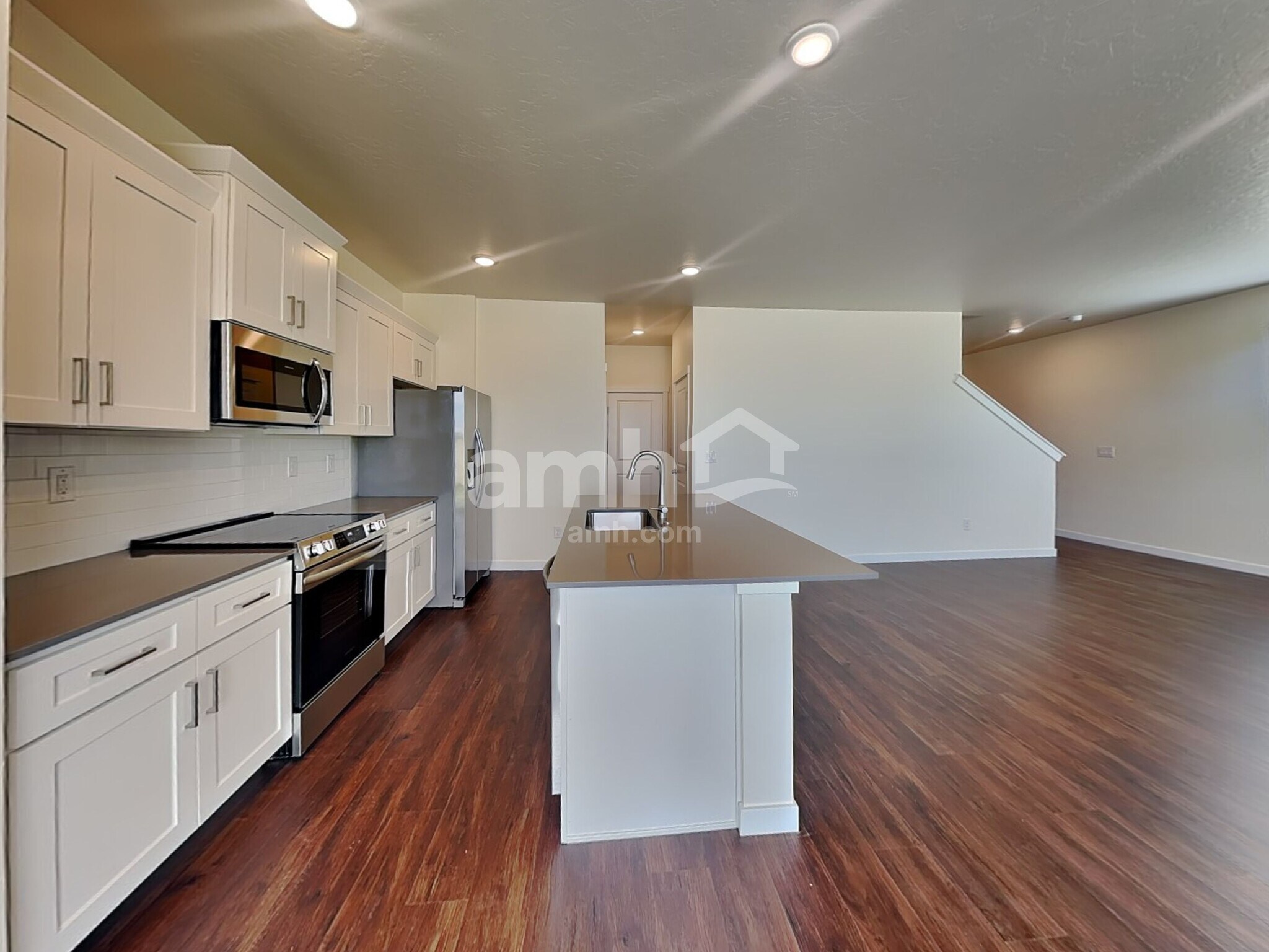 Building Photo - 1529 N Garnet Creek Ave