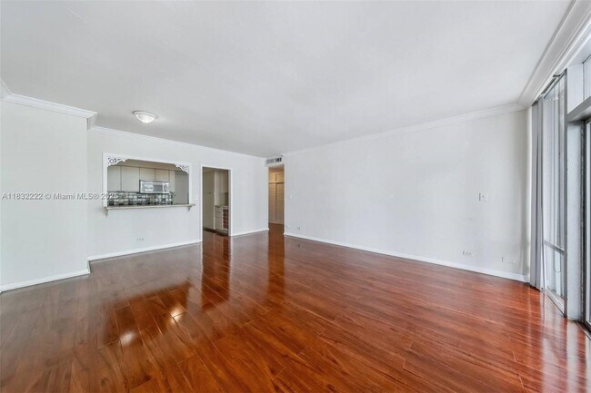 Building Photo - 1408 Brickell Bay Dr