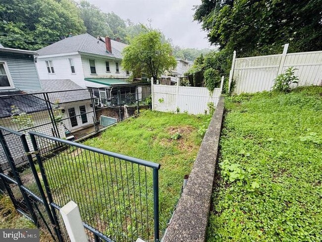 Building Photo - 416 Laurel St