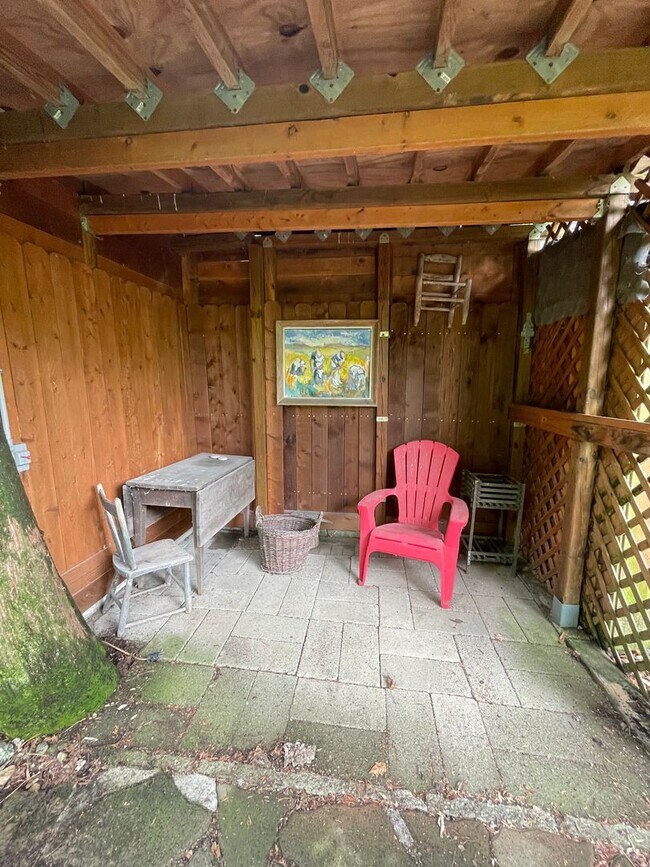 Building Photo - 3 Bedroom House Walking Distance to Purdue University