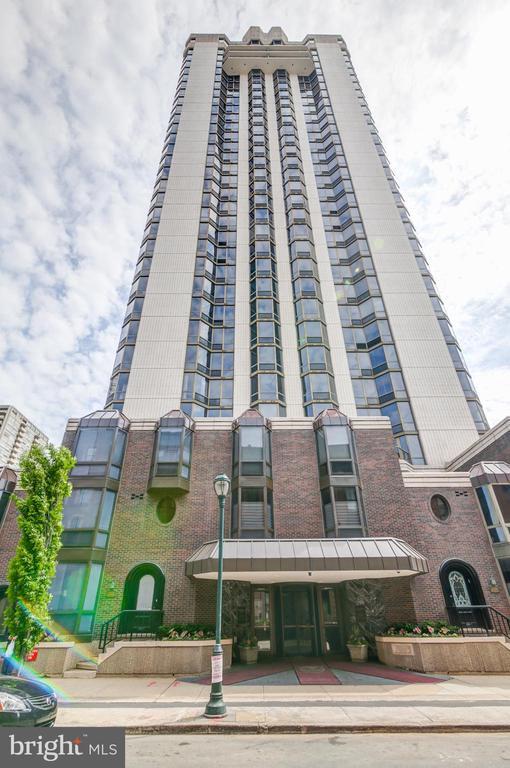 Building Photo - 2020 Walnut St