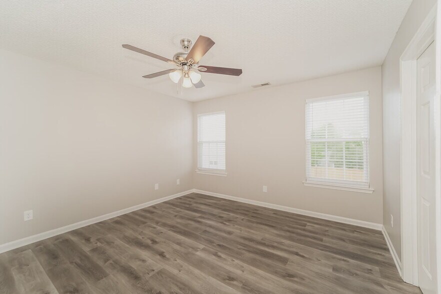Building Photo - 10315 Wakerobin Ln