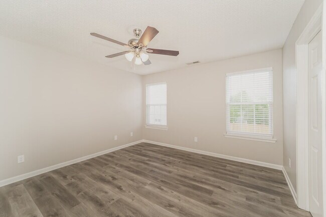 Building Photo - 10315 Wakerobin Ln