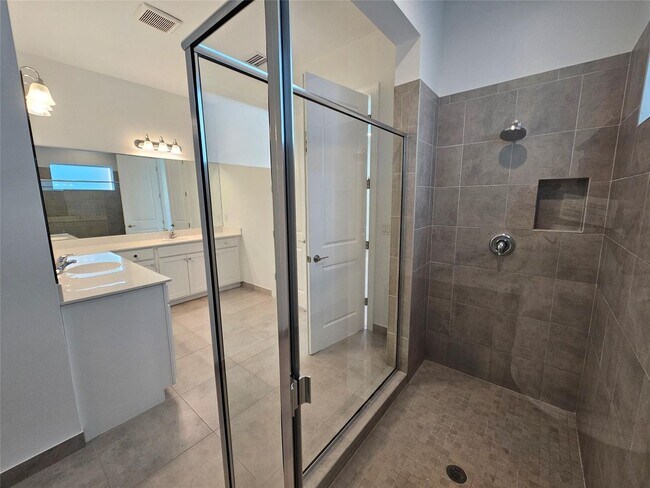 Building Photo - 4757 Saddle Ranch Rd