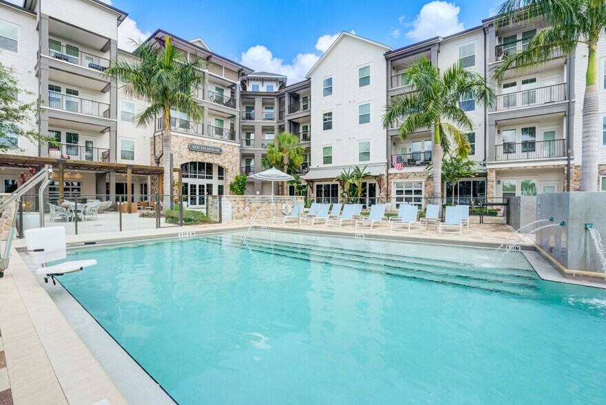 Primary Photo - Summerhouse