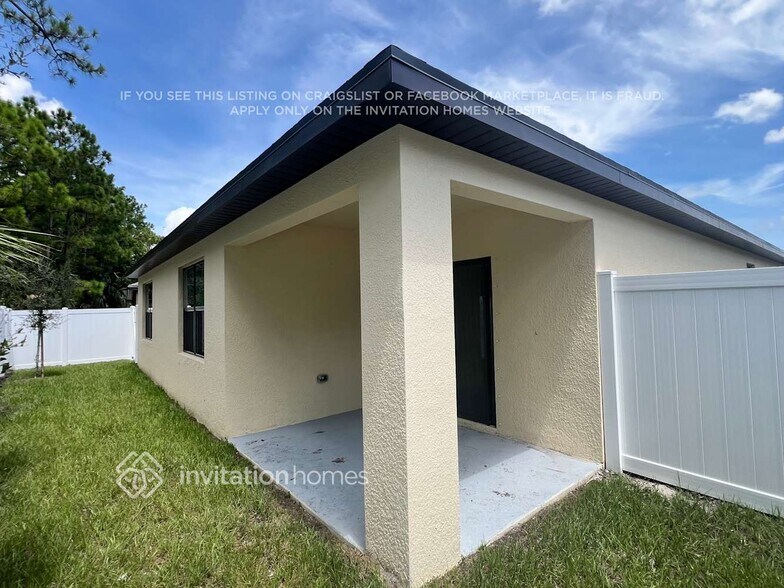 Building Photo - 9659 Seaspray Dr