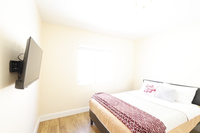 Building Photo - 18621 Bryant St