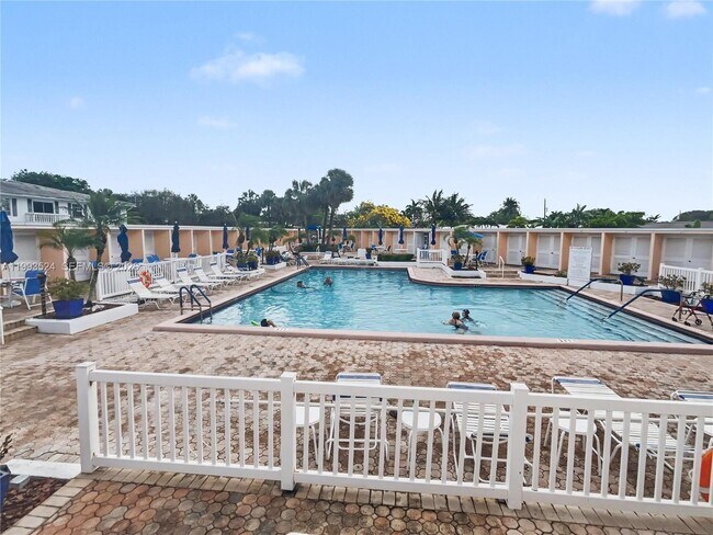 Building Photo - 2270 NE 68th St