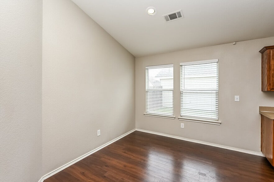 Building Photo - 1144 Browntop St