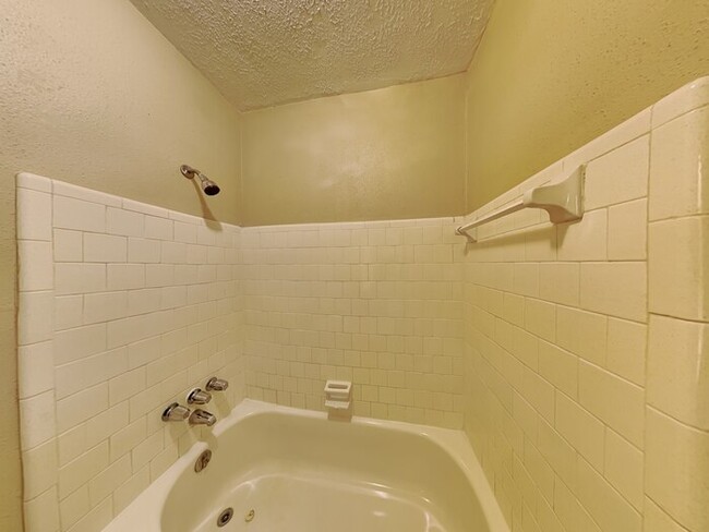 Building Photo - 2855 Pilgrims Point Dr