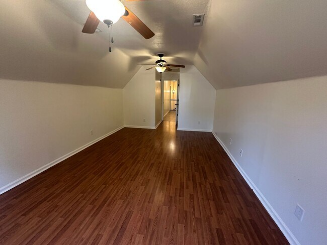 Building Photo - 7620 Hammersley Rd