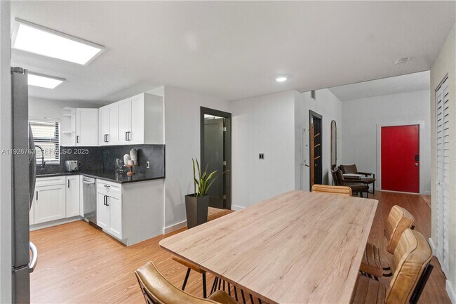 Building Photo - 601 SW 1st St