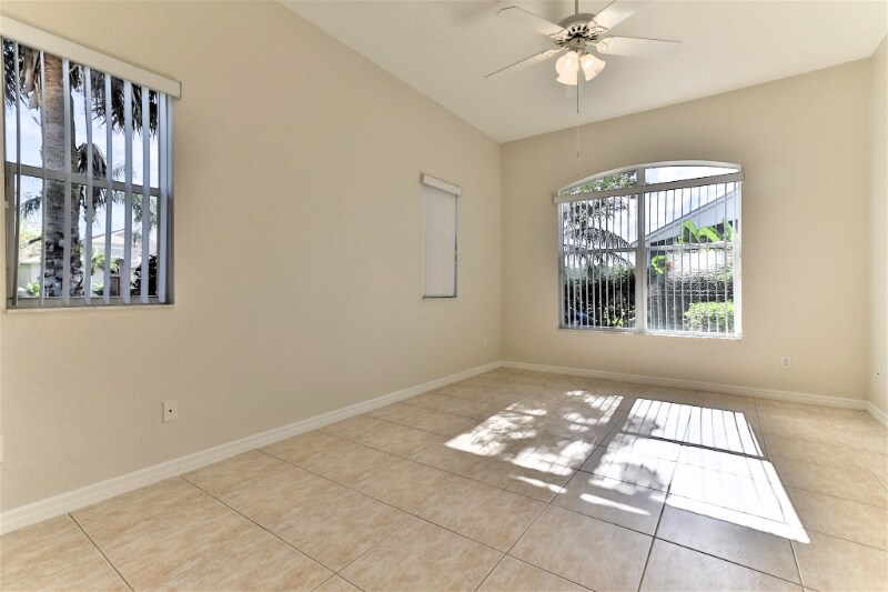 Building Photo - 1161 Siesta Key Cir