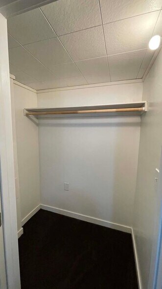 Building Photo - 982 Gramercy Ave