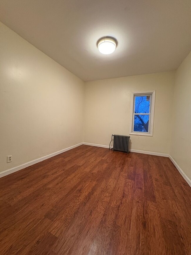 Building Photo - 58-60 Temple Street