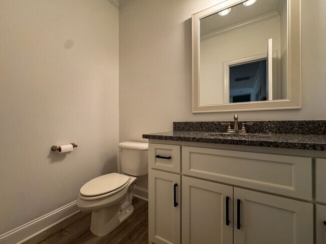 Building Photo - Gorgeous 4 Bed 3.5 Bath Executive Home with Community Amenities